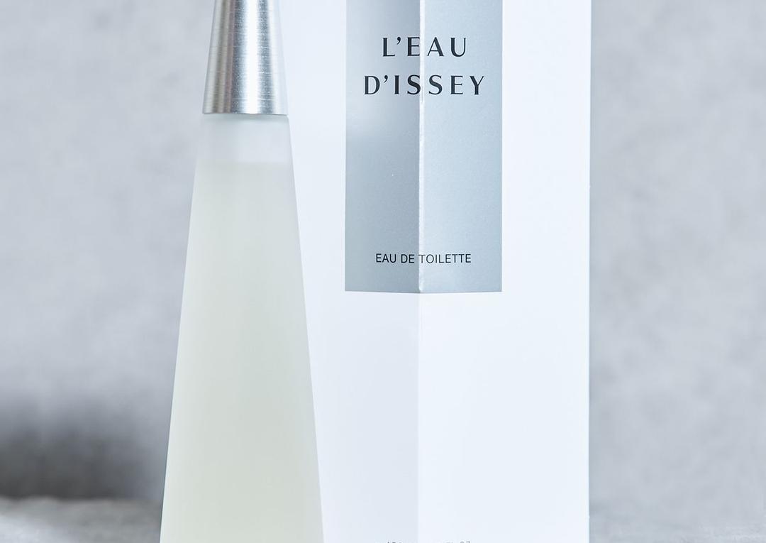 Issey Miyake L'eau d'Issey for Women 1.6 oz Eau de Toilette Spray